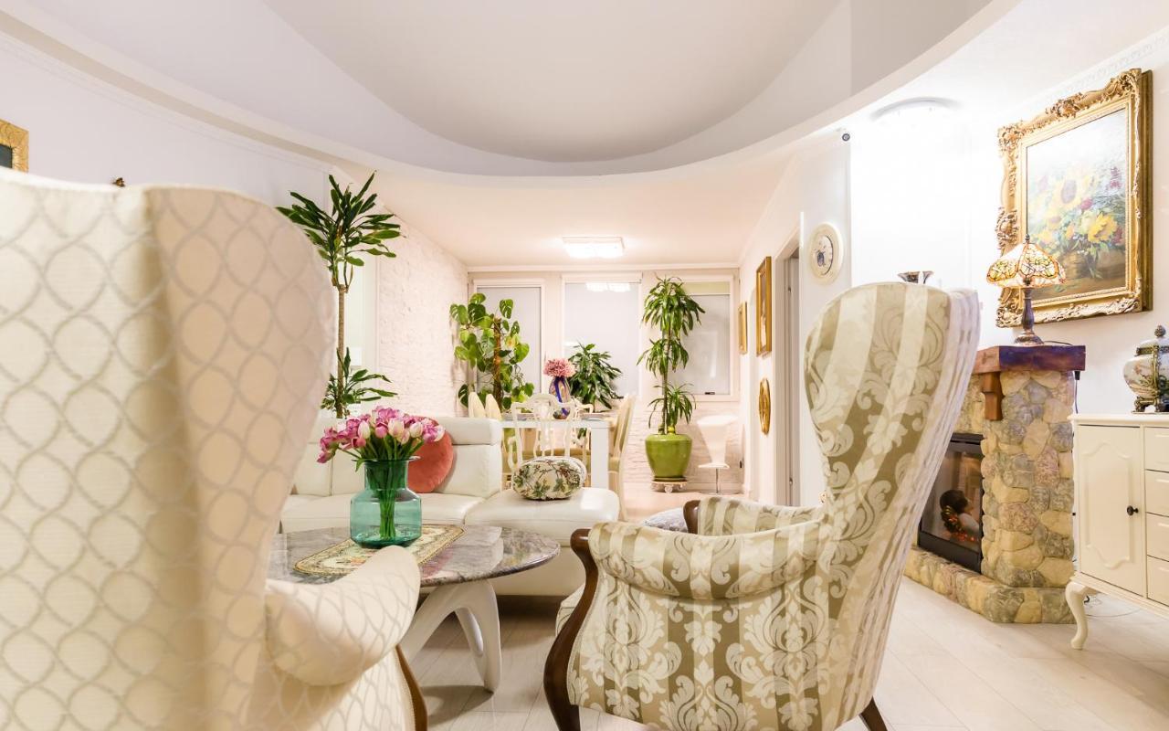 Luxury Apartment Sara Umago Esterno foto