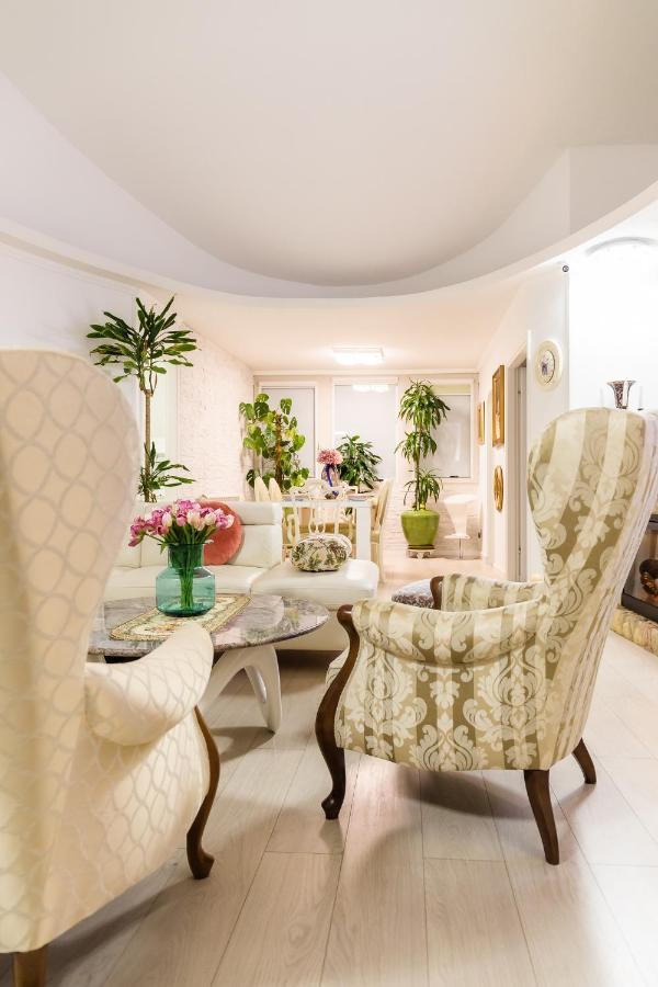 Luxury Apartment Sara Umago Esterno foto