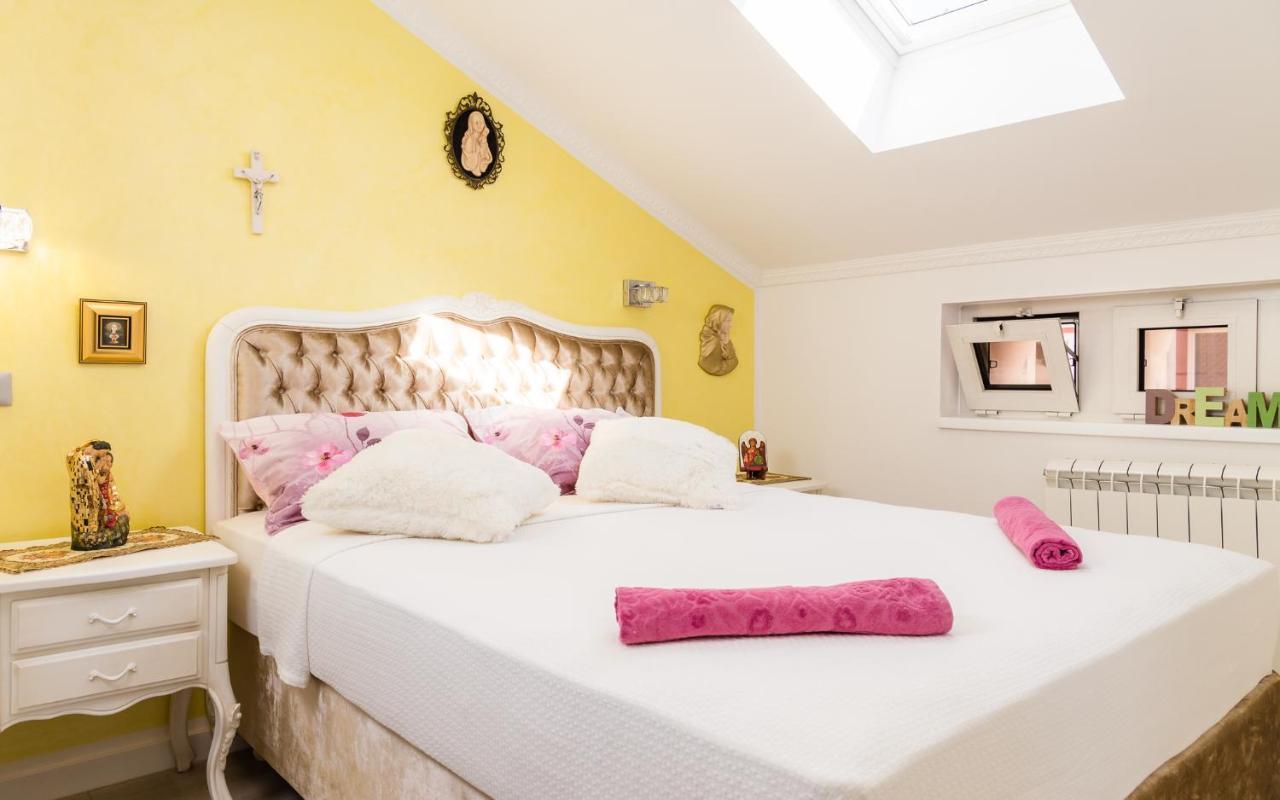 Luxury Apartment Sara Umago Esterno foto